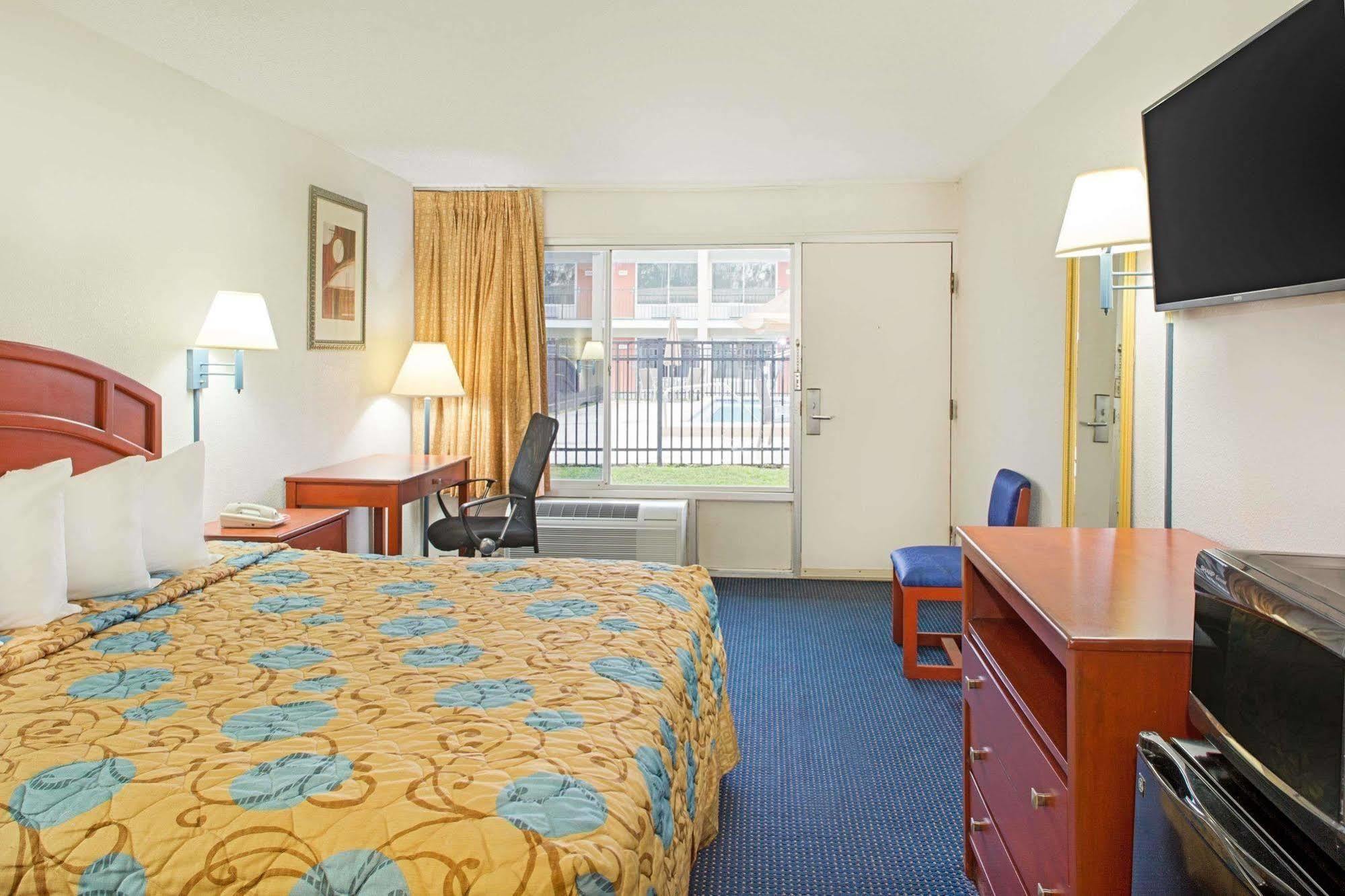 Days Inn By Wyndham Tallahassee-Government Center 외부 사진